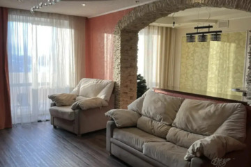 4-к квартира, 102 м², 5/5 эт.